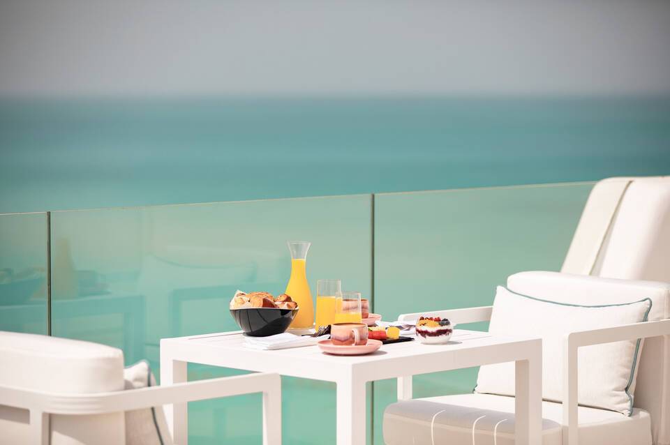 Anantara Retreat Santorini Abu Dhabi 3
