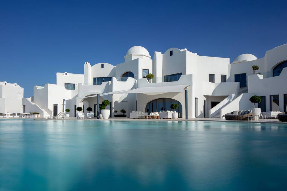 Anantara Retreat Santorini Abu Dhabi 1