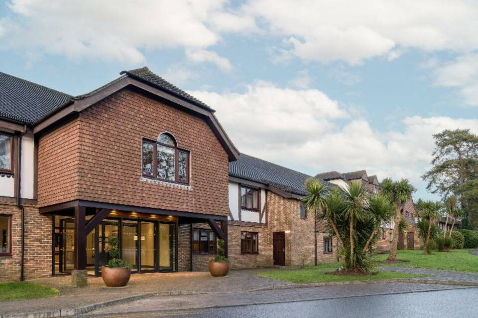Elite Venue Selection Felbridge - Gatwick 3