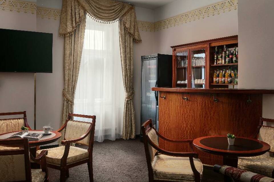 Amigo City Centre Hotel 3