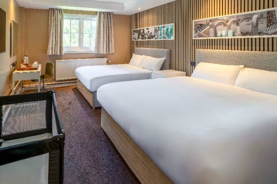 Airport Inn Manchester Hotel & Spa 1