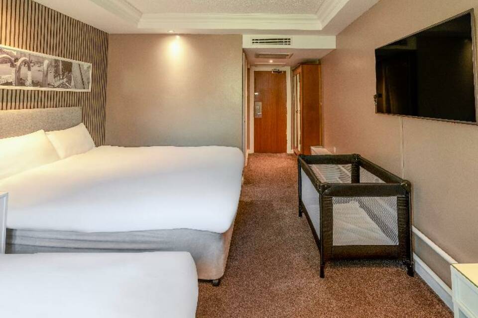 Airport Inn Manchester Hotel & Spa 2