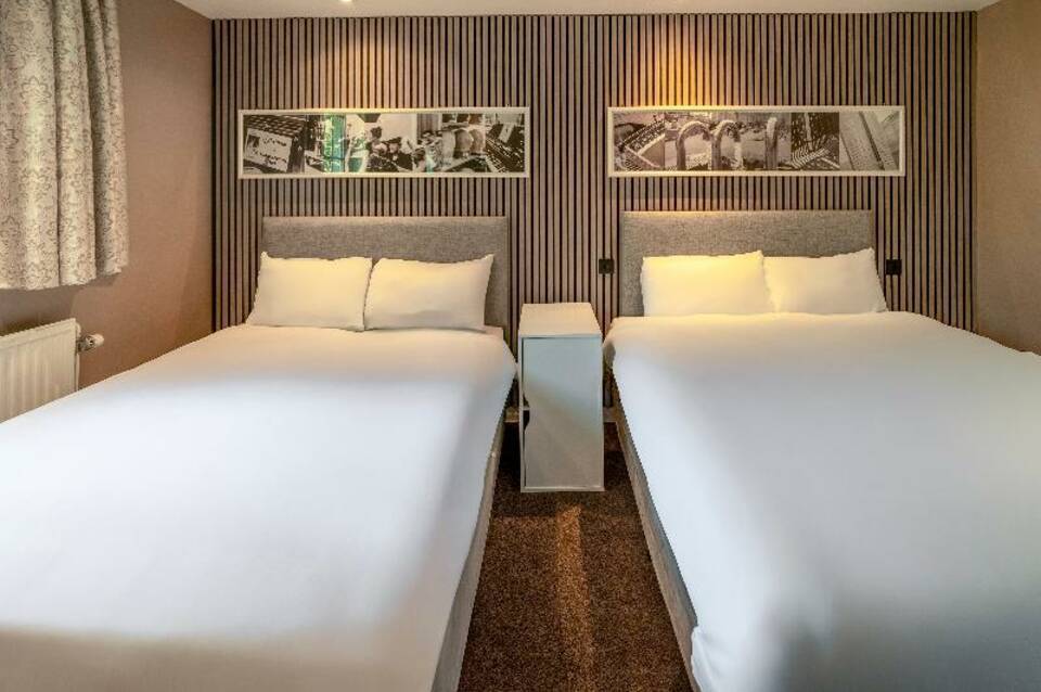 Airport Inn Manchester Hotel & Spa 3