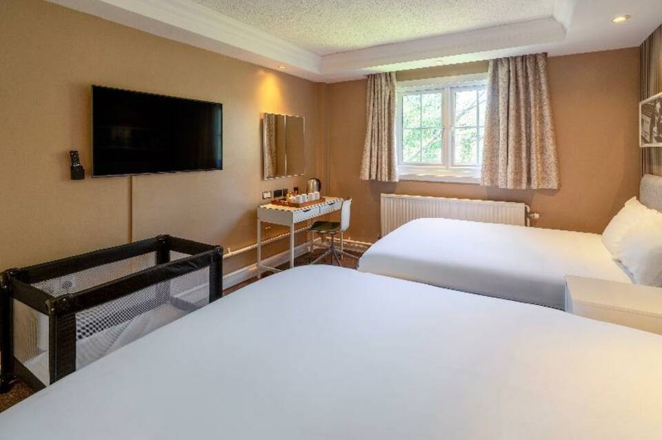 Airport Inn Manchester Hotel & Spa 4