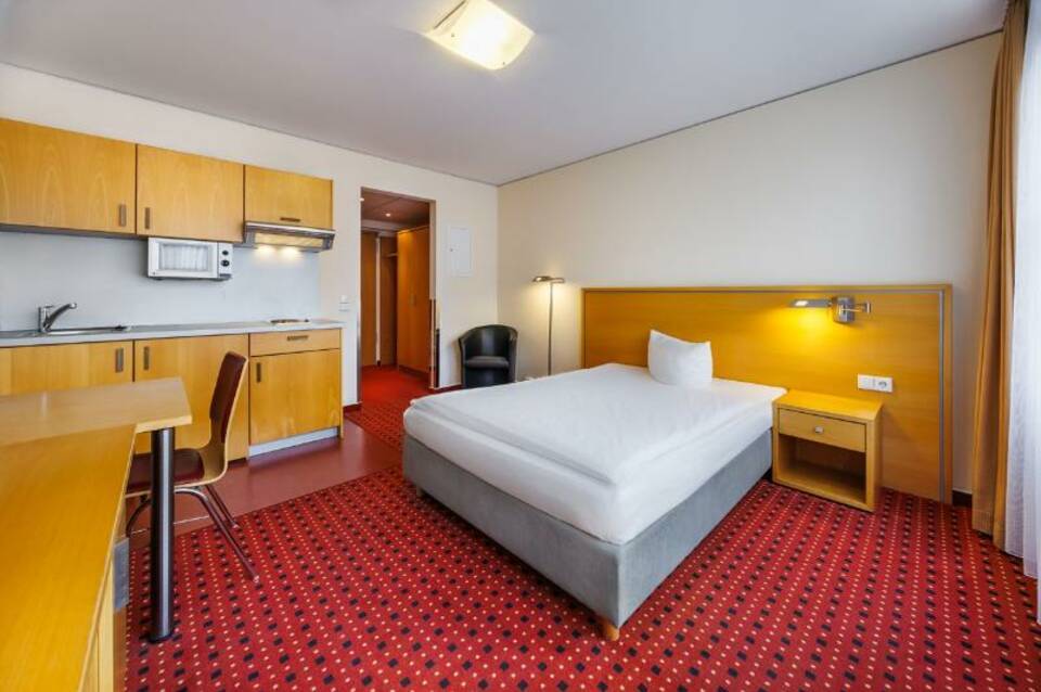 Airporthotel Berlin-Adlershof 2