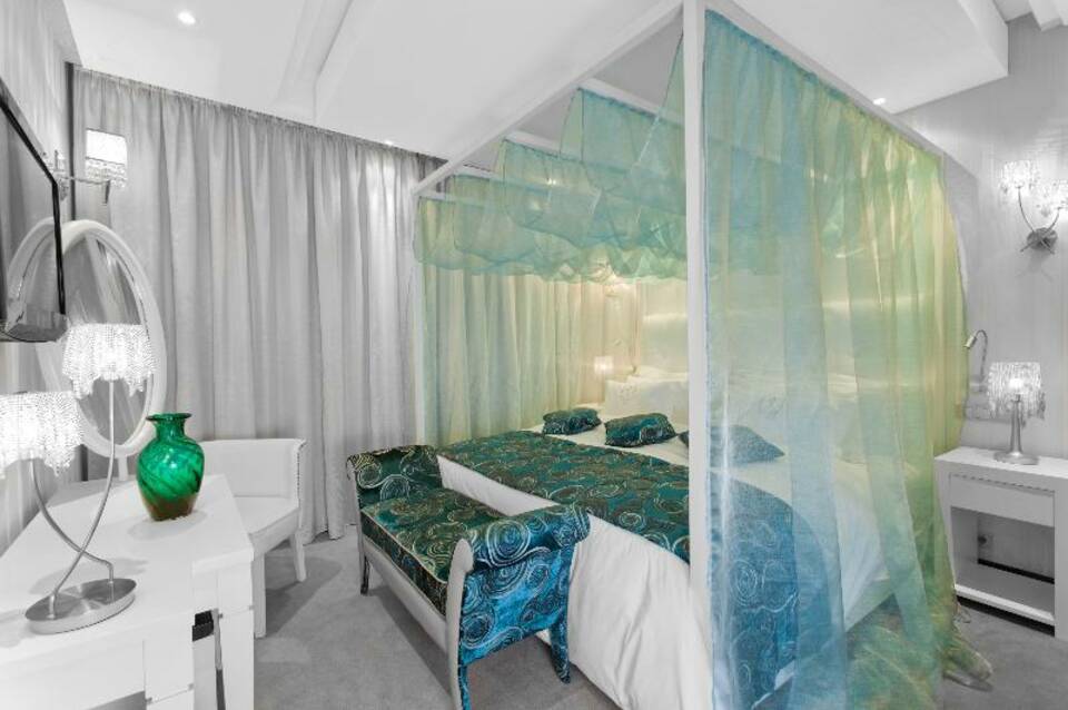 Art Palace Suites & Spa 1