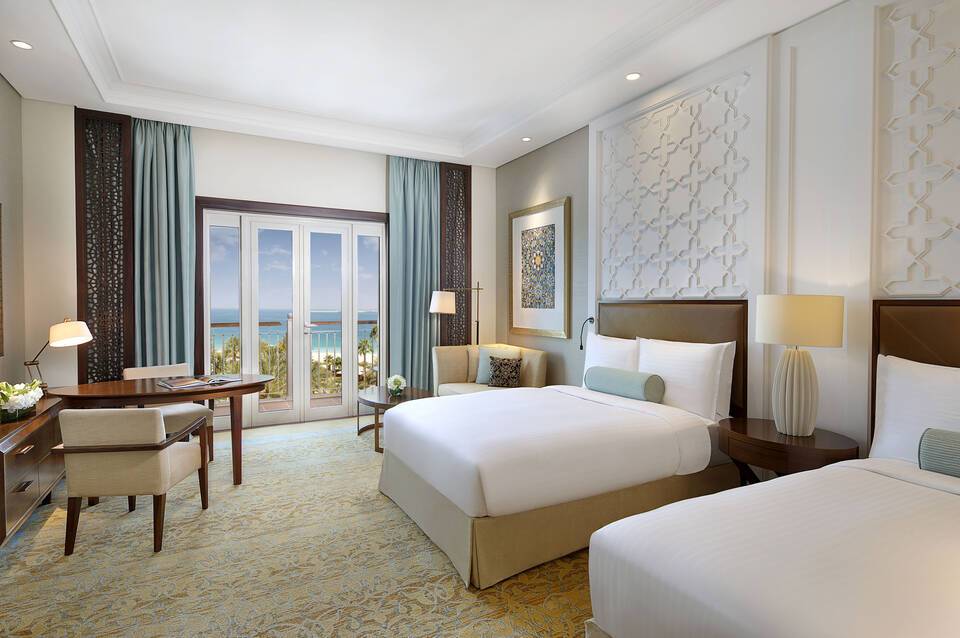 The Ritz-Carlton Dubai 3