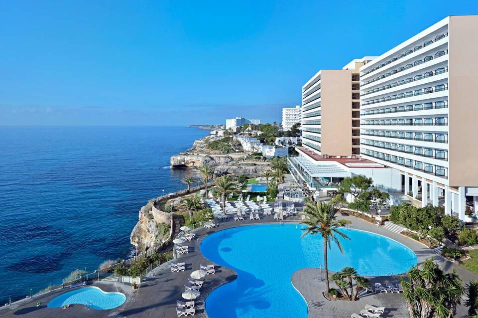 Alua Calas de Mallorca Resort 1