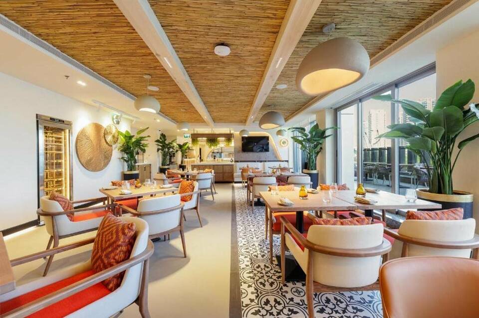 Holiday Inn Dubai Village Circle 3