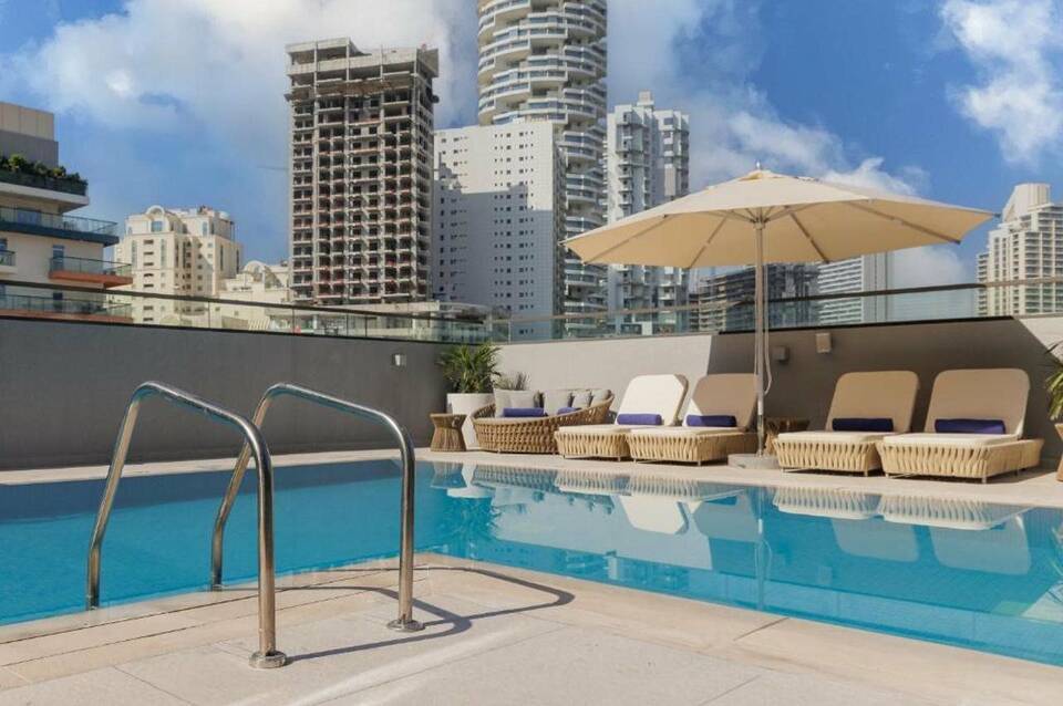 Holiday Inn Dubai Village Circle 5