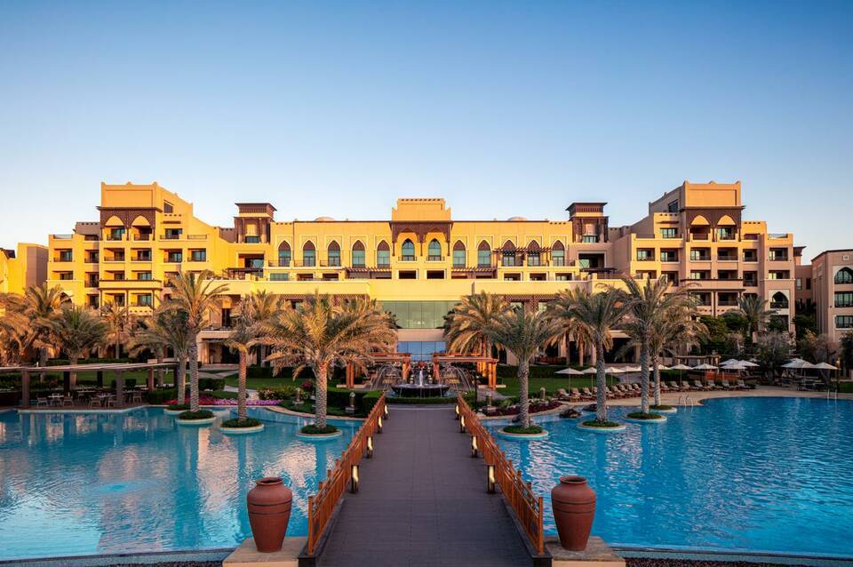 Saadiyat Rotana Resort & Villas 5