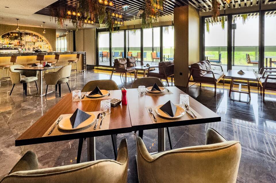 Millennium Place Mirdif Hotel 5