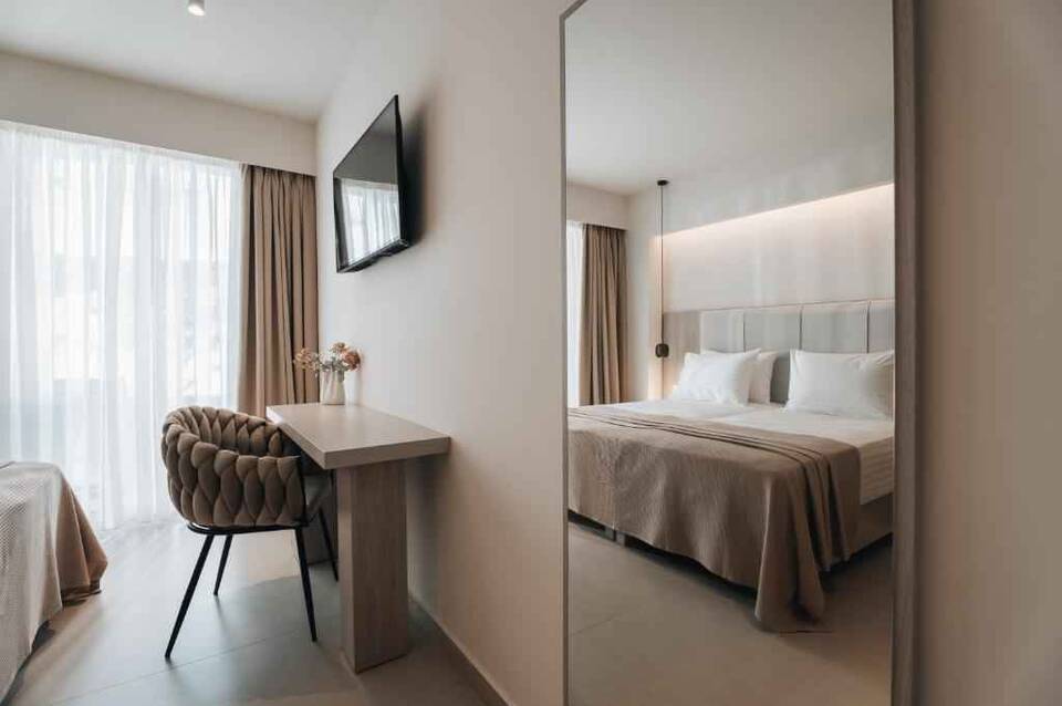 Golden Coast Suites 5
