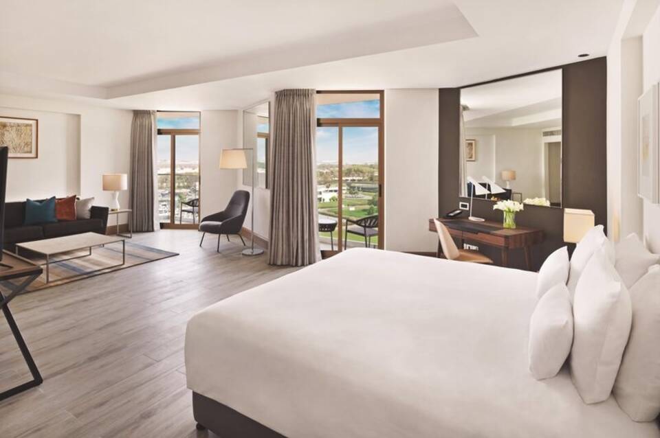 JA Beach Hotel 4