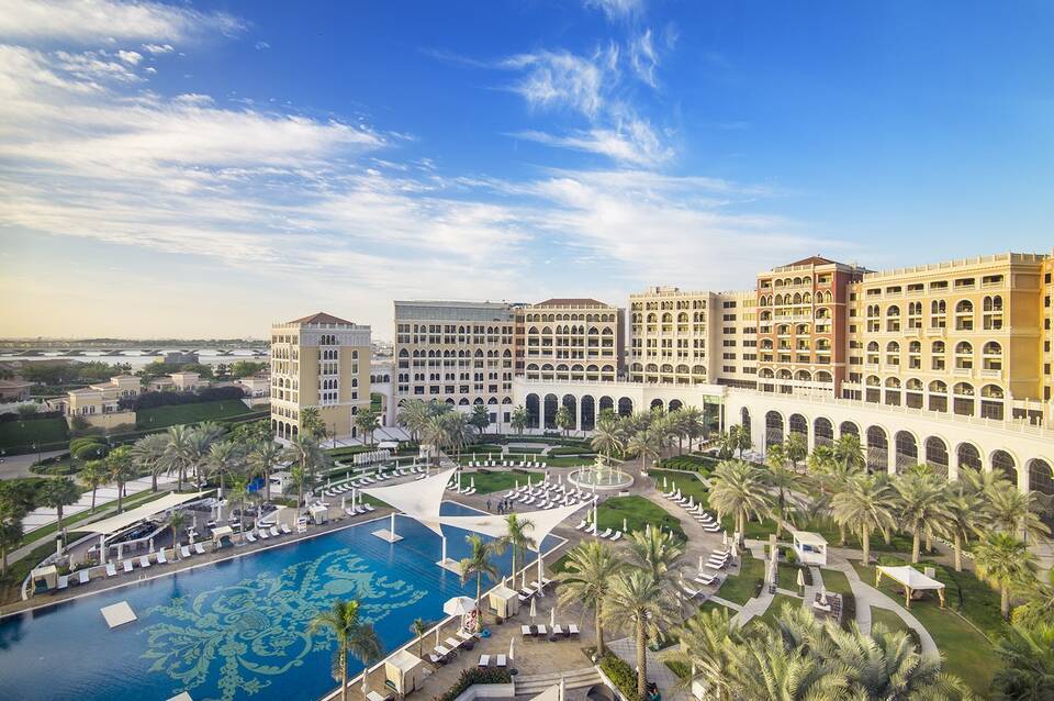 The Ritz-Carlton Abu Dhabi Grand Canal 1