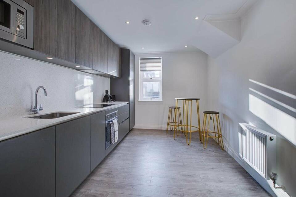 Hybrid Resi - Fulham 4