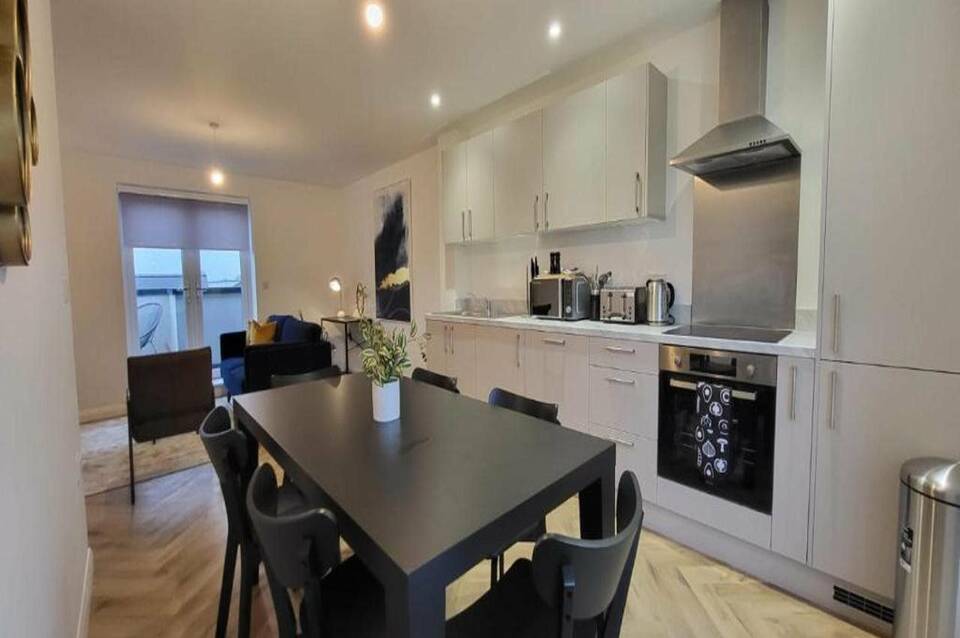 Hybrid Resi - Mitcham 3