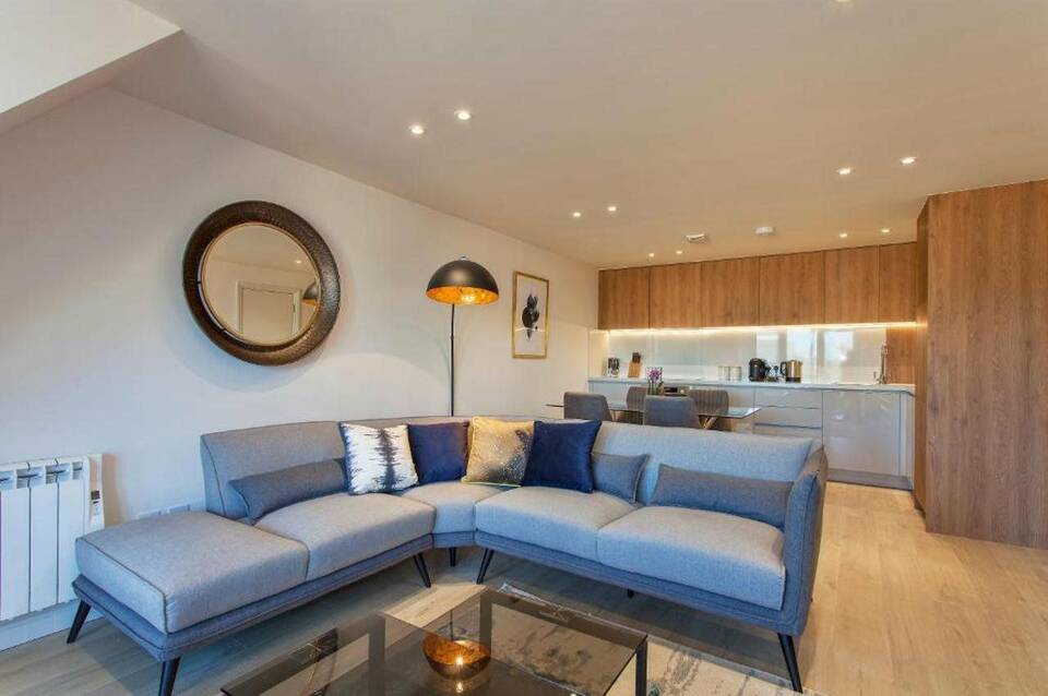 Charles Hope Apartments Heathrow South 1
