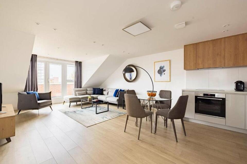 Charles Hope Apartments Heathrow South 2