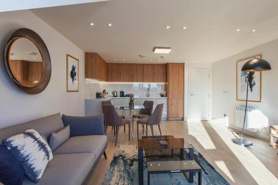 Charles Hope Apartments Heathrow South 5