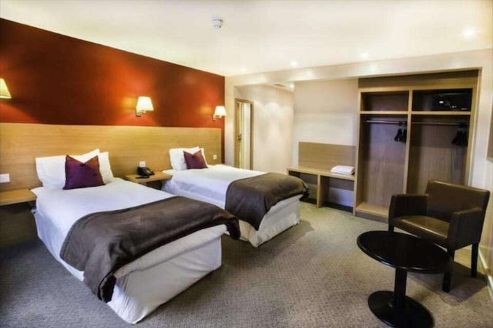 The Luton Hotel 1