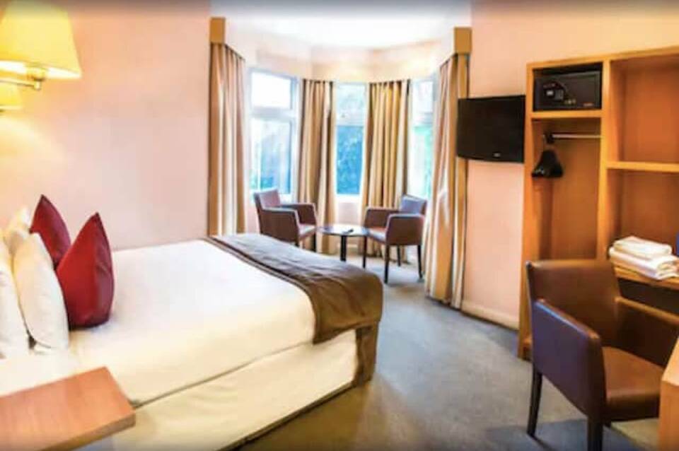The Luton Hotel 3