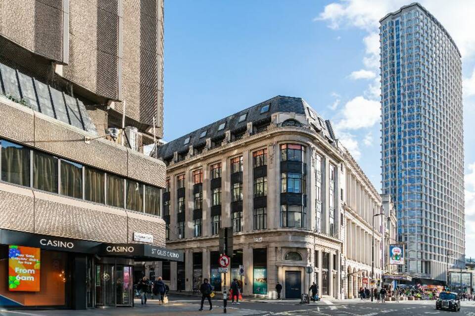 Zedwell Underground Tottenham Court Road 3