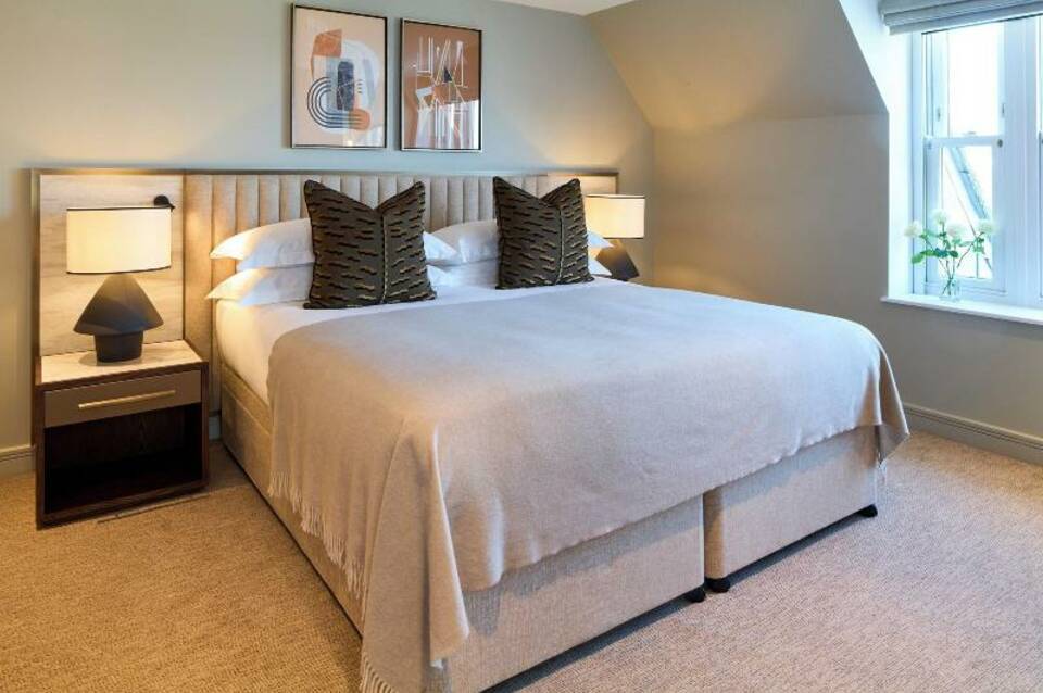Cheval Phoenix House 5