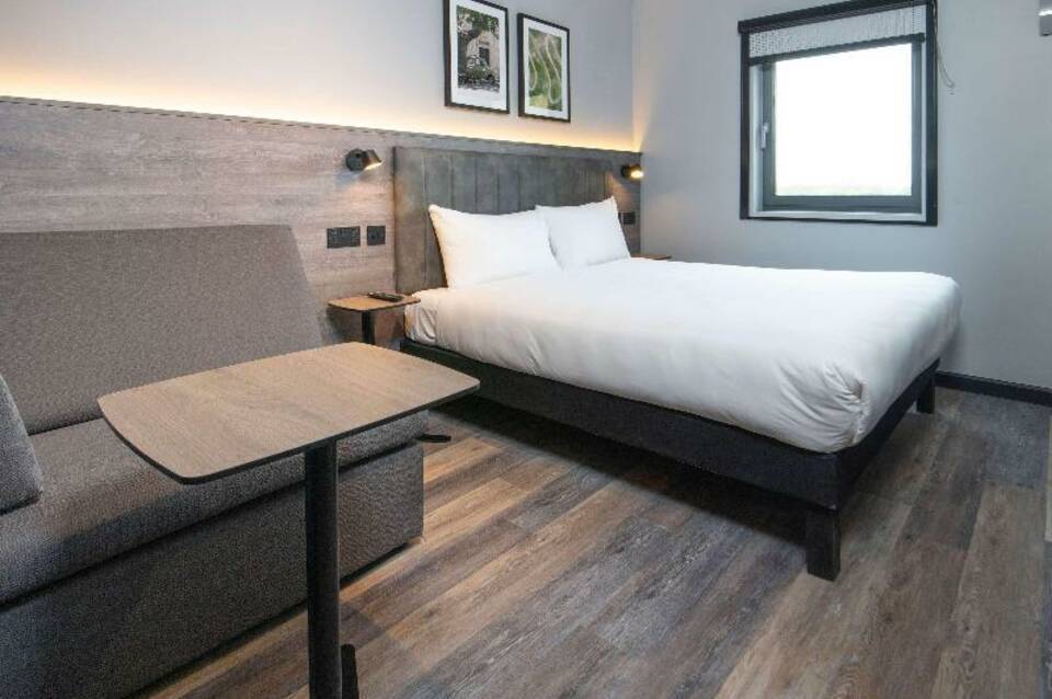 ibis Styles London Gatwick Airport 4