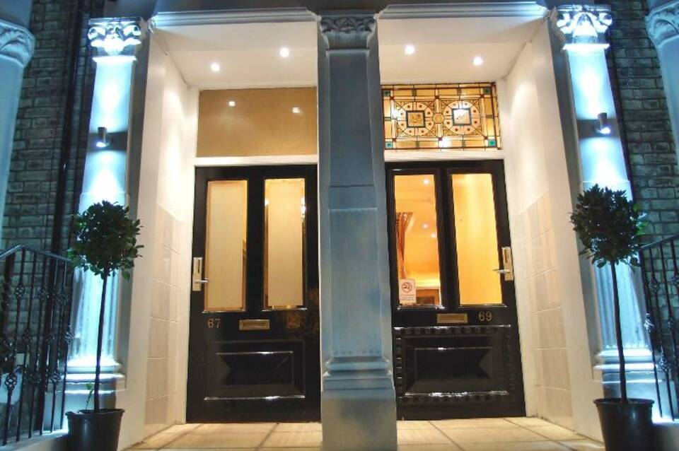 Hotel 65 3