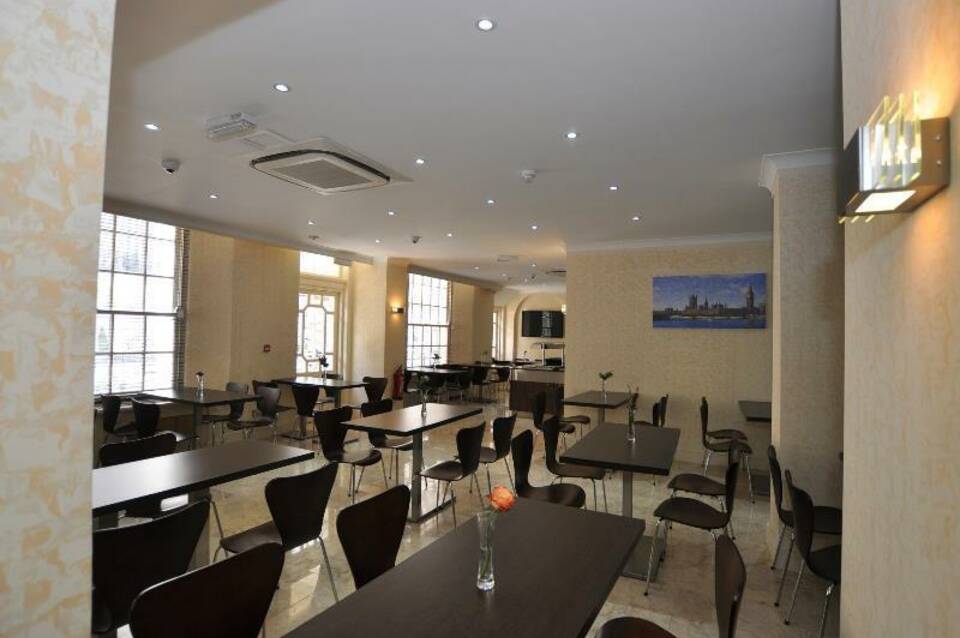 Queens Park Hotel 3