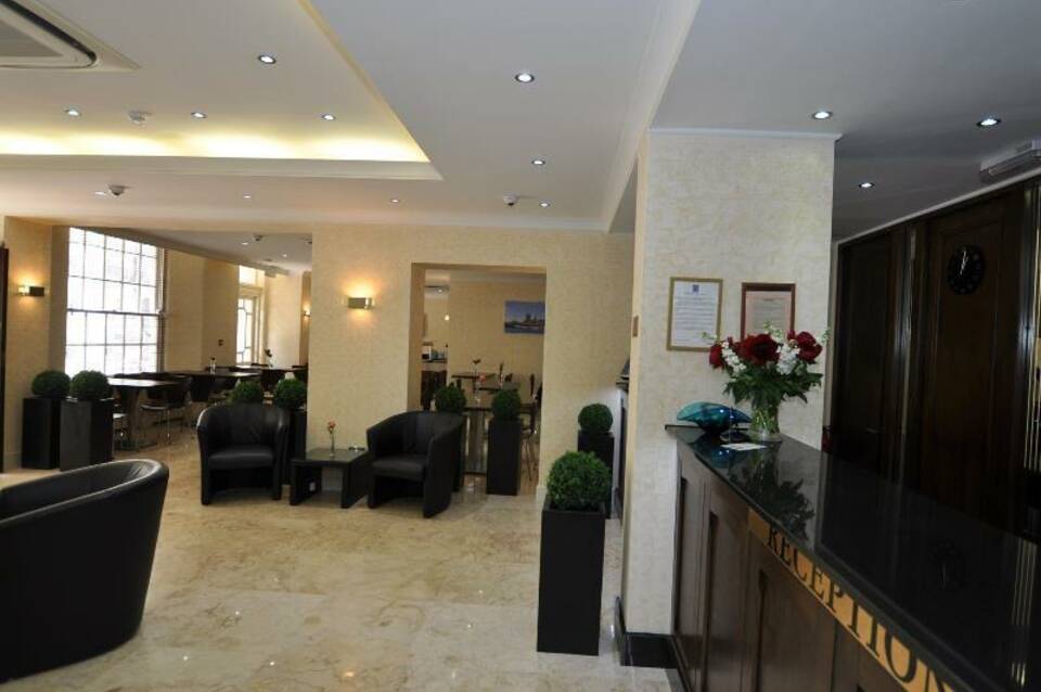 Queens Park Hotel 4