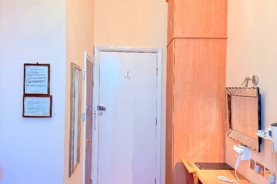 Albro House 5