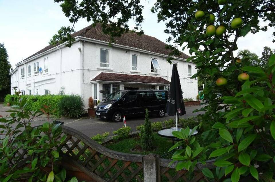 Gatwick White House 4