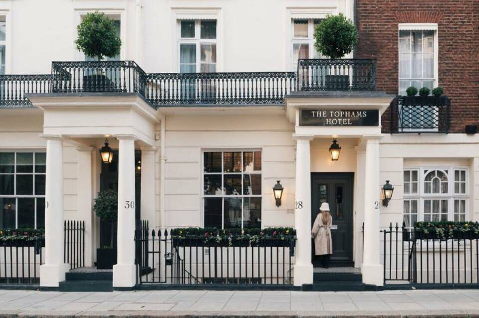 The Tophams Hotel 2