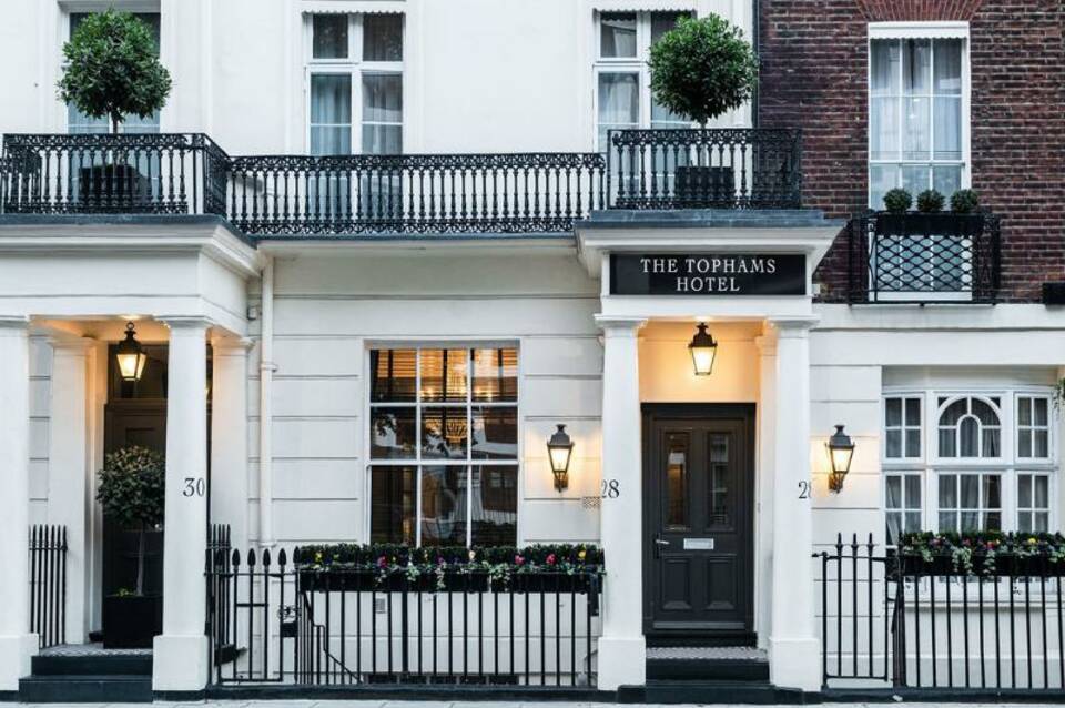 The Tophams Hotel 3