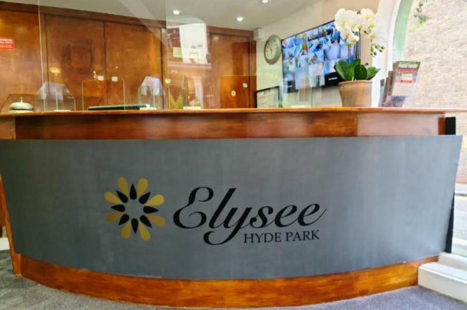 Elysee Hyde Park 2
