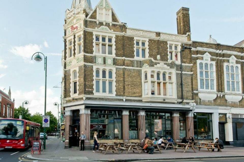 The Red Lion Leytonstone 2