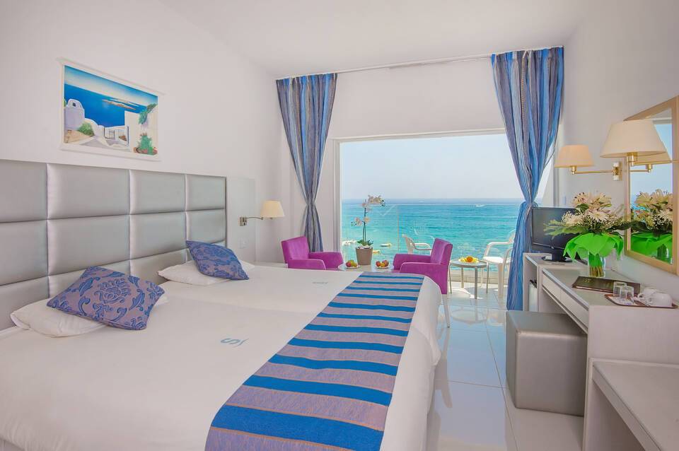 Silver Sands Beach Hotel 1