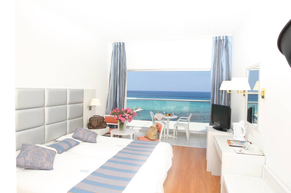 Silver Sands Beach Hotel 5