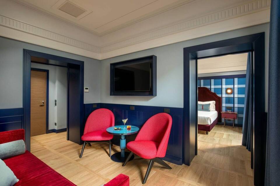 The Independent Hotel 2