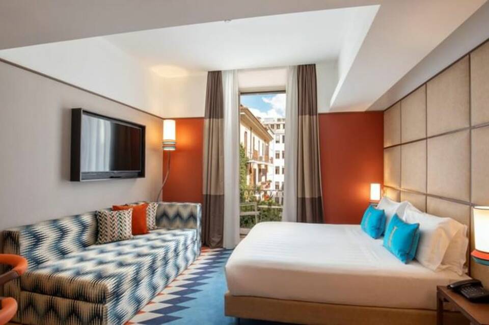 The Independent Hotel 3
