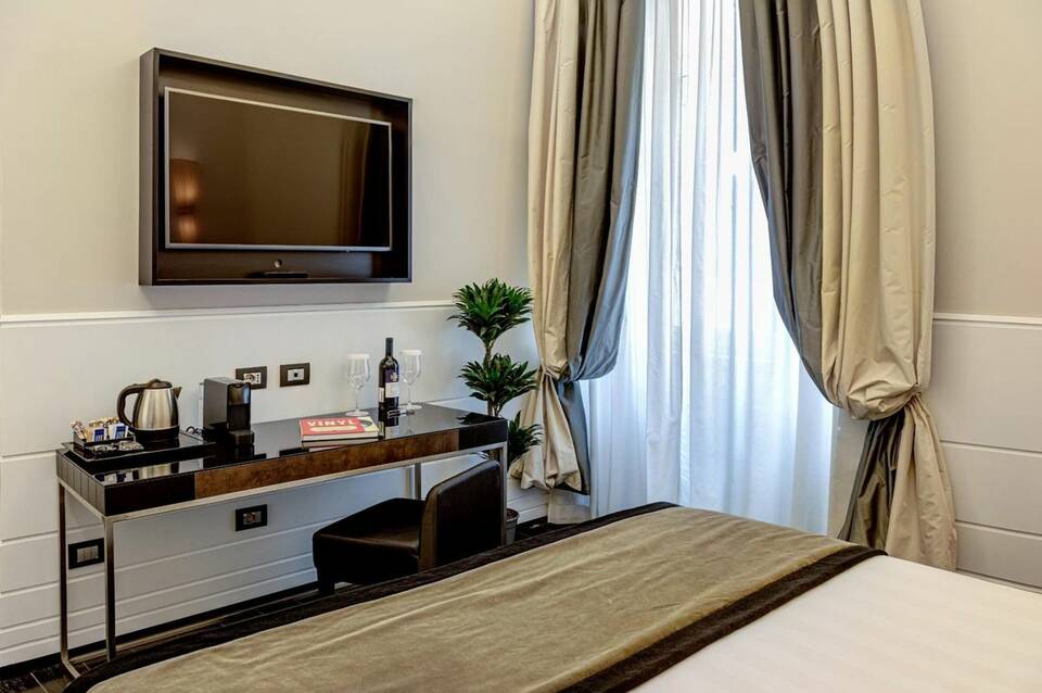 The Independent Suites 5