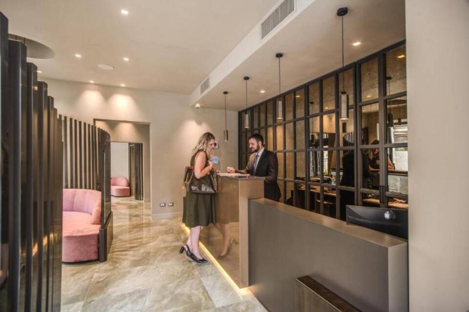 Hotel 77 5