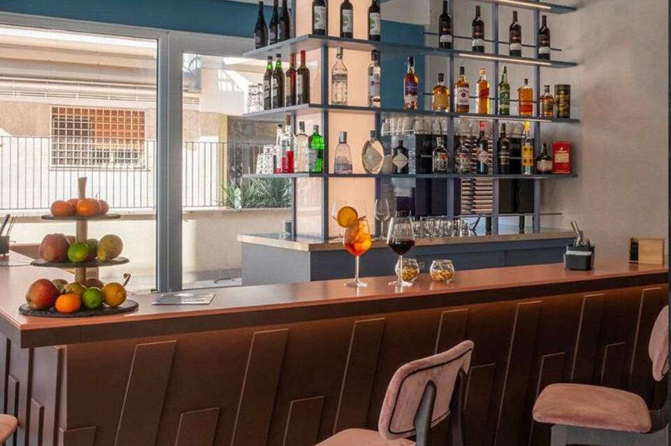 Adesso Hotel 4