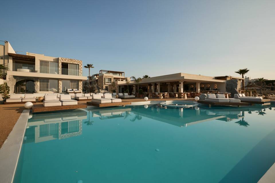 UZENIE All Suites Boutique Resort 1