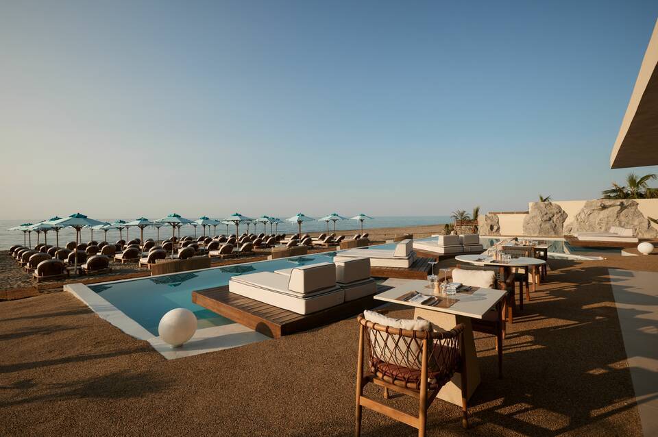 UZENIE All Suites Boutique Resort 5