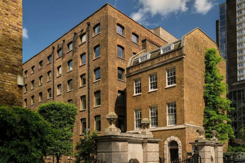 Sir Devonshire Square, part of Sircle Collection 1
