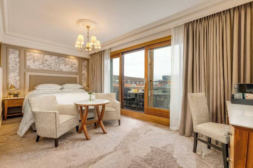 Brooks Hotel 4