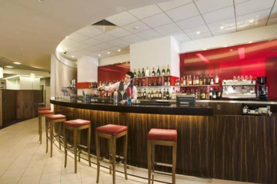 Novotel Reading Centre 4
